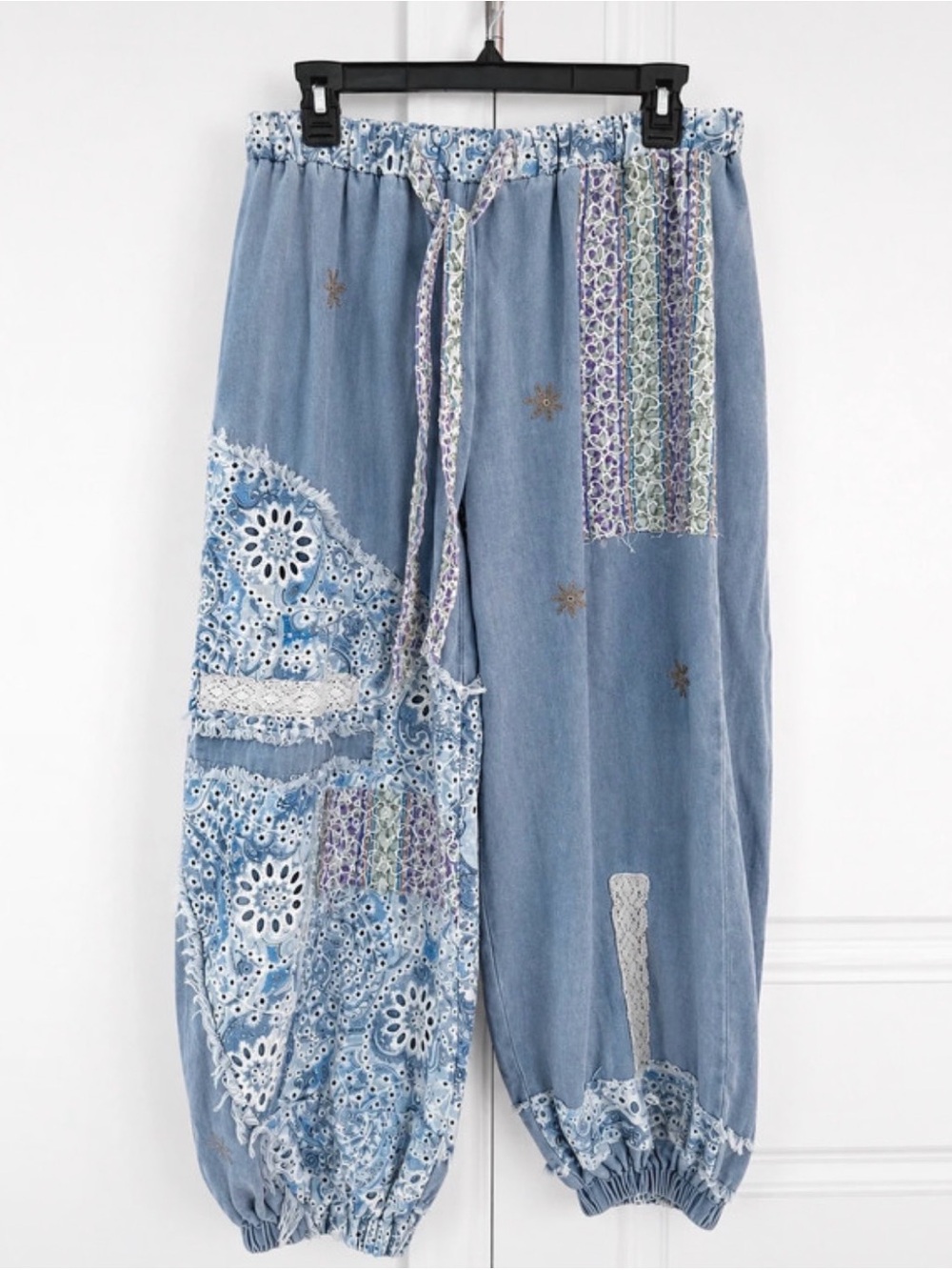 POL Light Blue Boho Patchwork Jogger Jeans for Women. Small. EUC